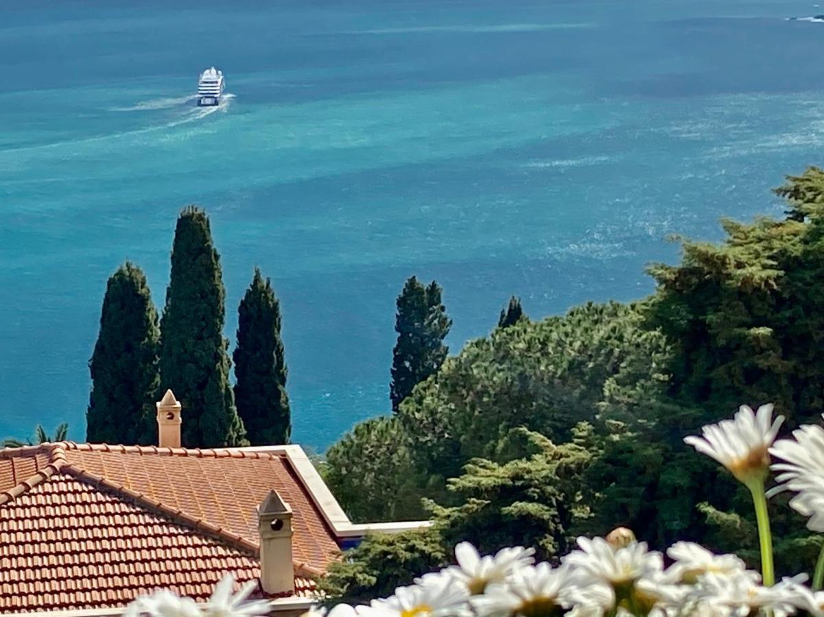 Deluxe Room Balcony Sea View