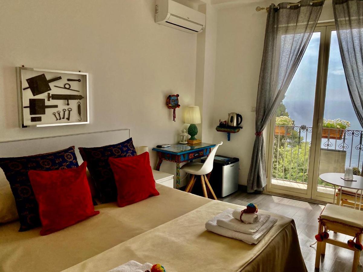 Deluxe Room Balcony Sea View