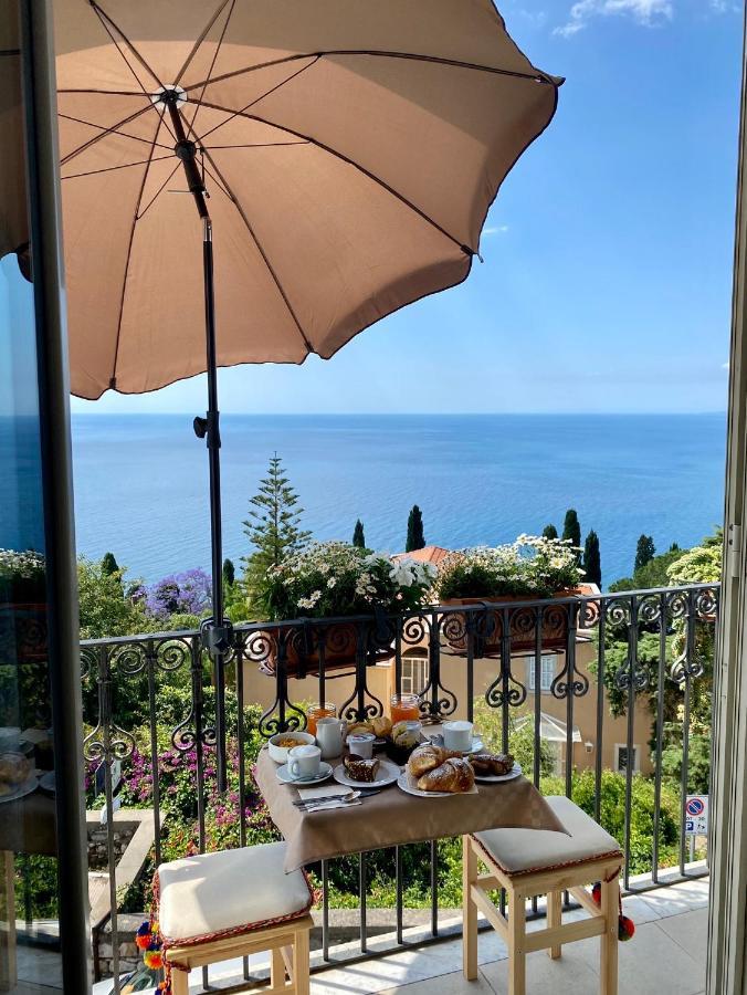 Deluxe Room Balcony Sea View